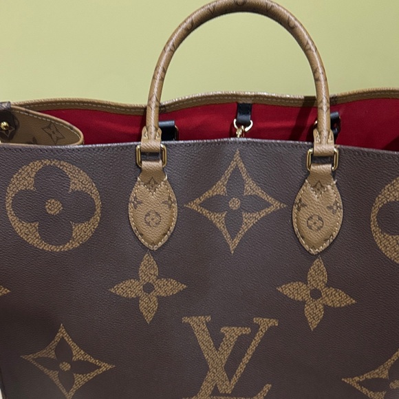 Louis Vuitton OnTheGo GM Brown and Gold Monogram Tote - Picture 2 of 14